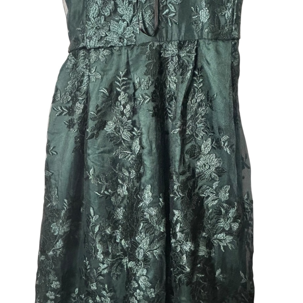 BCX Trendy Plus Size Strappy Embroidered Sleeveless Gown Size 18 - Picture 4 of 6